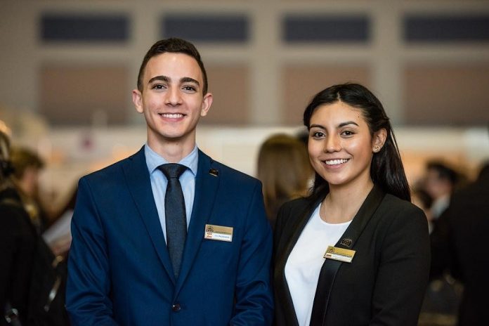 du-hoc-thuy-si-nganh-nha-hang-khach-san